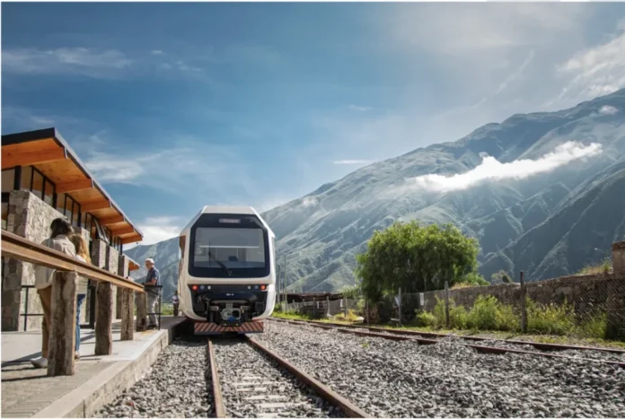 Tren-Solar-Jujuy-26-12-25-1068x716 (2)